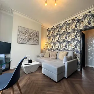 Taff Waterside Premier , Cardiff United Kingdom